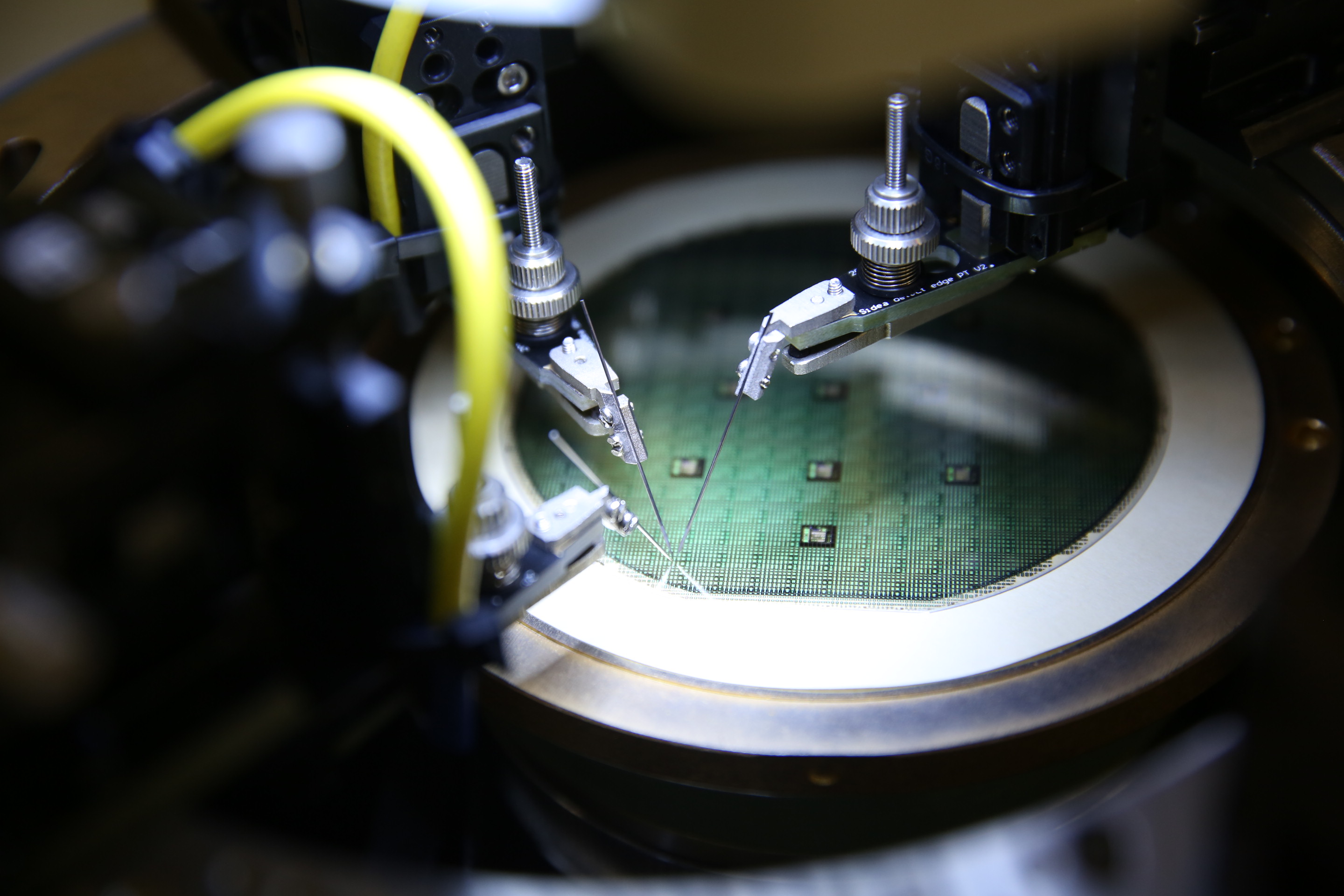 能讯持续升级高性能氮化镓工艺平台，助推产学研融通创新